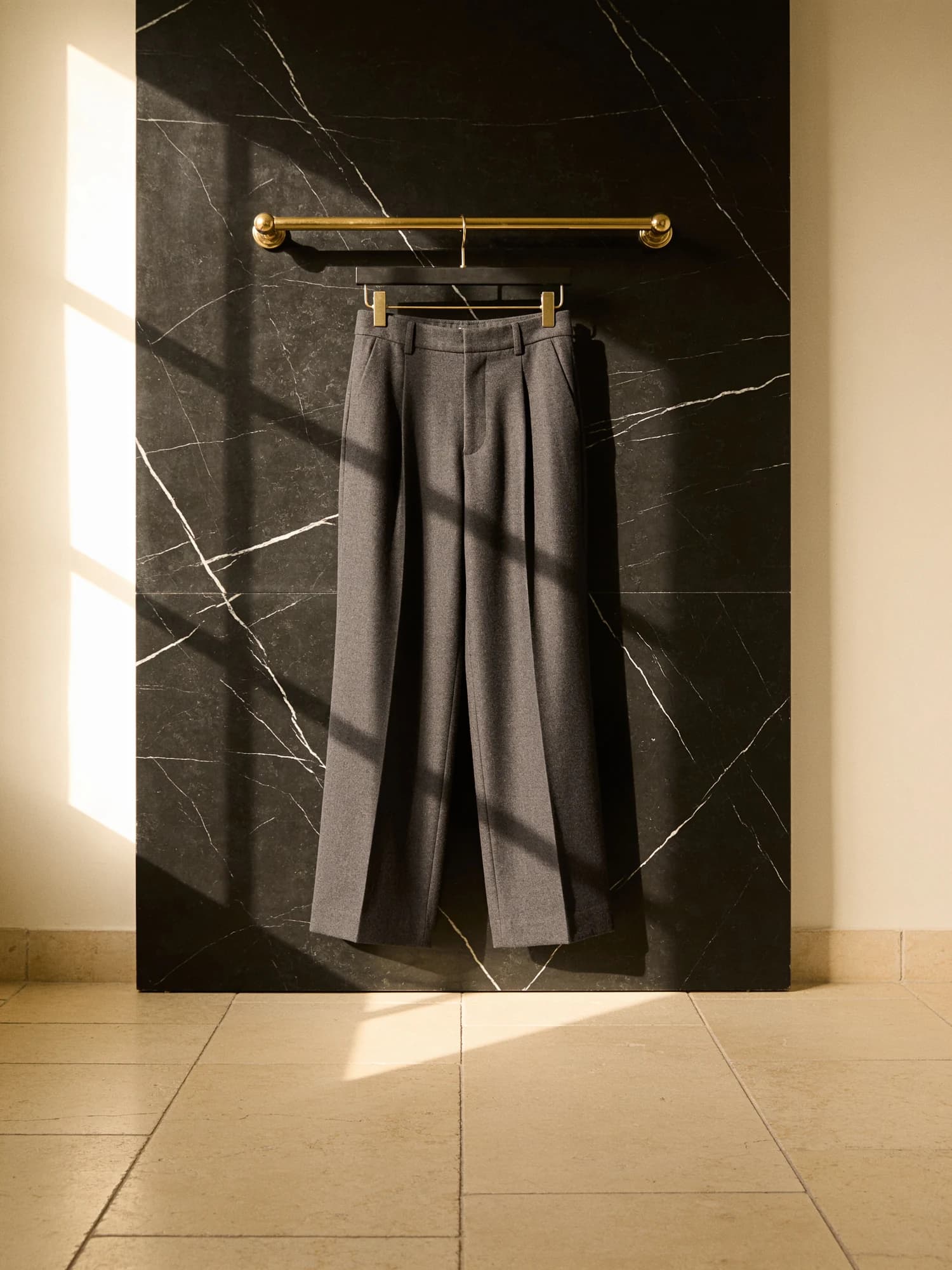 Wide-leg wool trouser